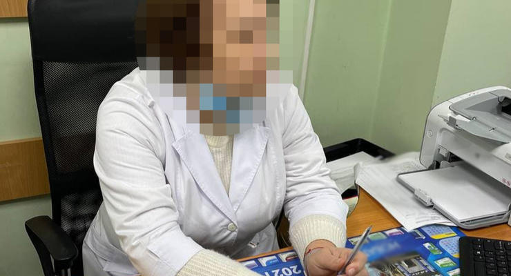 В Киеве медик и патрульный продавали COVID-сертификаты