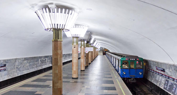 В Харькове подросток на 40 минут остановил поезда метро