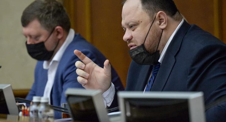 Стефанчук попросил не превращать депутатские запросы "в невесть что"