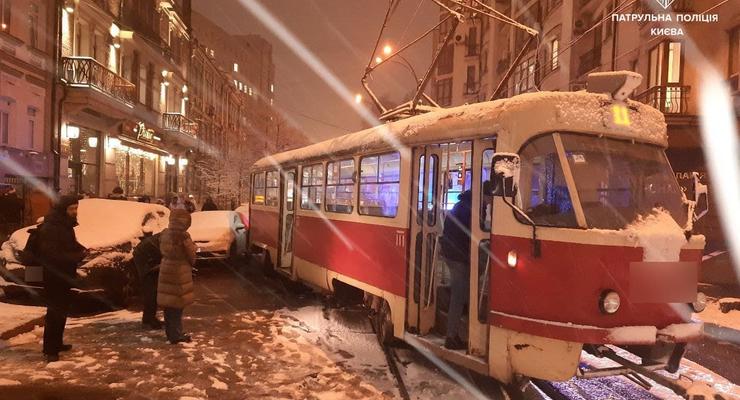 В Киеве наступил транспортный коллапс из-за снегопада