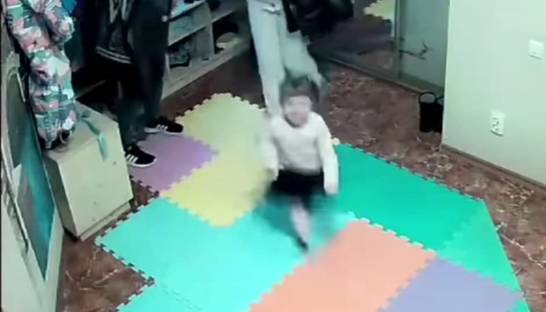 Под Киевом воспитатель и директор детсада подрались на глазах у детей