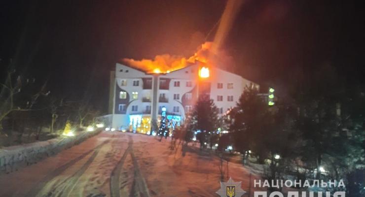 Пожар в отеле под Винницей: люди прыгали из окон