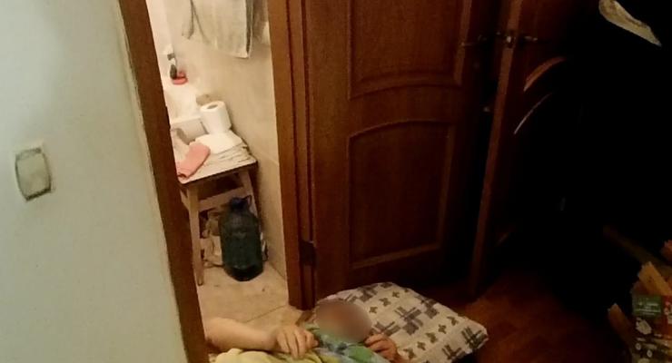 Под Киевом полиция спасла бабушку: Полтора дня лежала без еды и воды