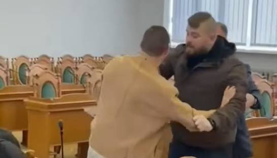 Во Львове депутаты устроили драку после сессии