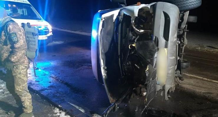 На Одесчине автобус с пассажирами влетел в BMW: Есть пострадавшие