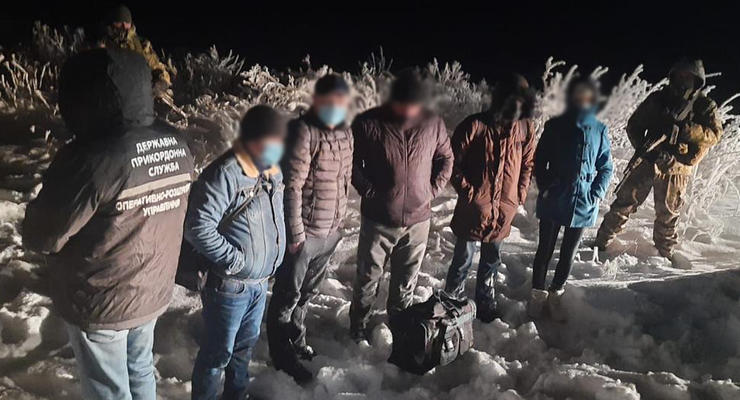 На Луганщине у границы с РФ задержали мигрантов из Узбекистана