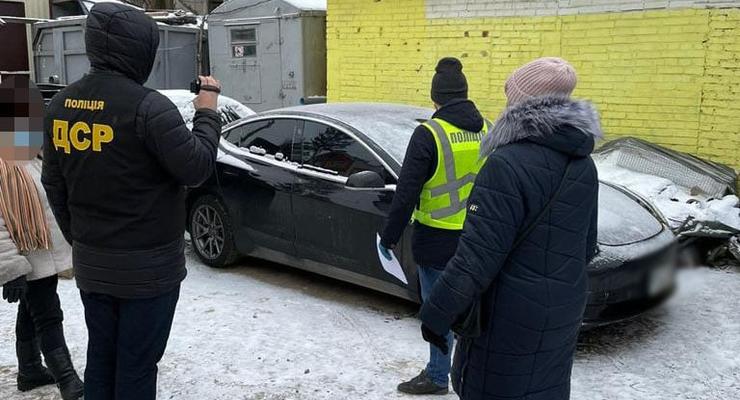 Присвоение денег при ремонте: В Киеве прошли обыски у чиновников РГА и подрядчиков