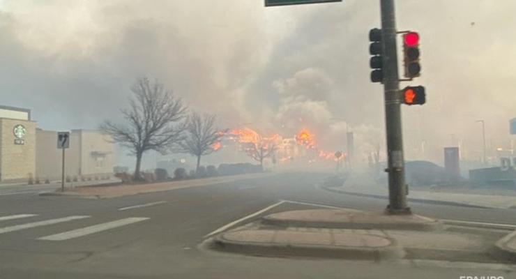 Лесной пожар в Колорадо уничтожил более тысячи зданий
