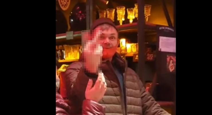В Мариуполе посетитель бара устроил истерику из-за украинского языка