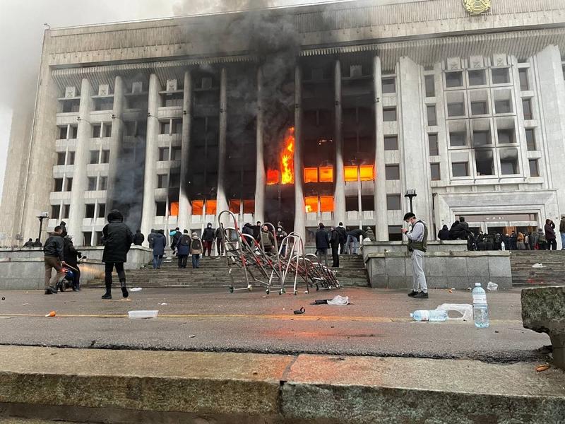 Пожар в мэрии Алматы 5 января 2022 / t.me/nexta_live