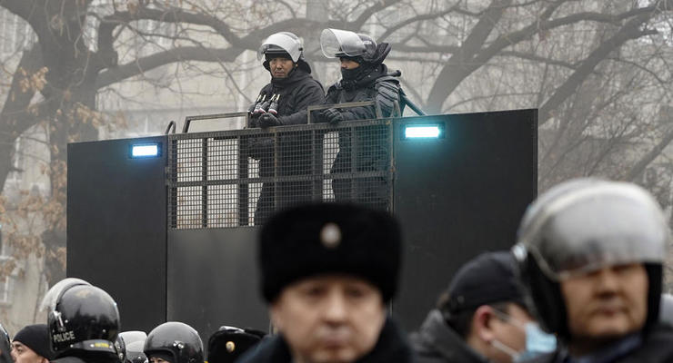 Итоги 5 января: Визит Борреля на Луганщину и протесты в Казахстане