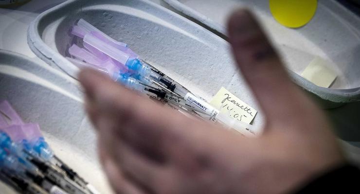 Украина утилизирует 600 тысяч доз вакцин от COVID