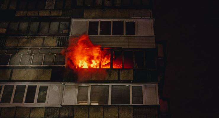 В Киеве мужчина выбросился из окна, спасаясь от пожара