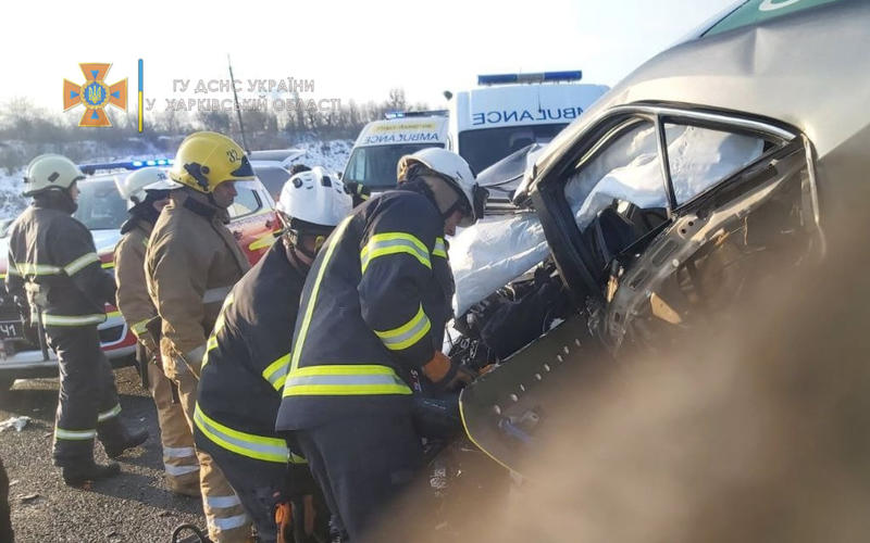 Авария произошла рано утром 12 января / facebook.com/MNS.GOV.UA