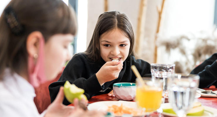 Реформа школьного питания: Чем теперь кормят украинских детей