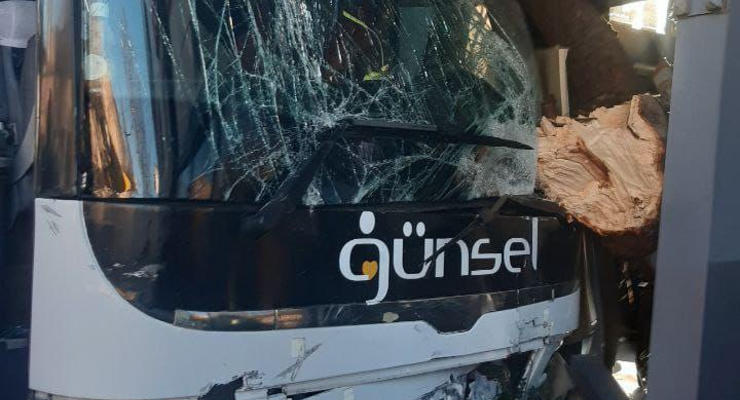 Смертельное ДТП в Одессе 19 января: автобус протаранил четыре машины