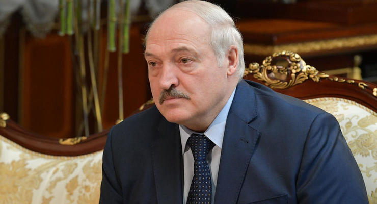 Лукашенко сравнил штамм Омикрон с гриппом: "Я на ногах его перенес"