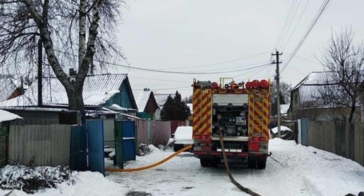 Под Харьковом при пожаре в частном доме погибли женщина и ребенок