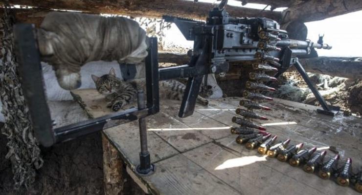 На Донбассе боевики три раза обстреляли позиции ВСУ