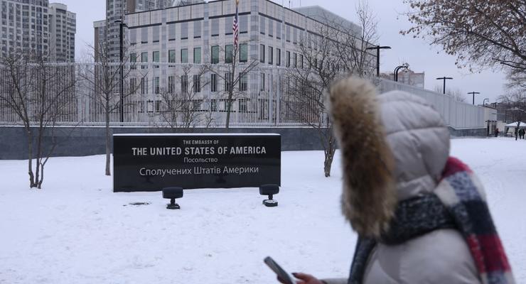 Госдеп США объяснил, почему семьи дипломатов покинули Украину