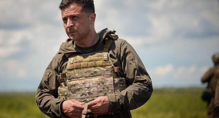 Большинство украинцев не верят в Зеленского как главнокомандующего