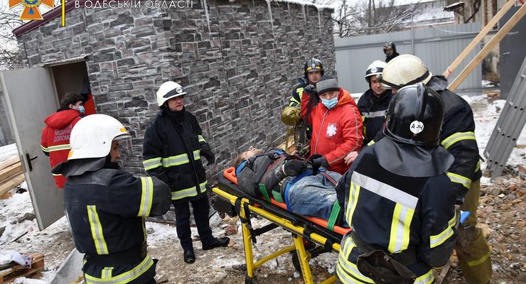 В Одессе во время демонтажа здания общежития погиб рабочий