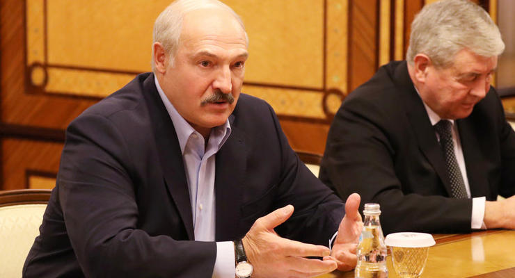 "Дури будет меньше": Лукашенко советует белорусам "ковыряться в земле"