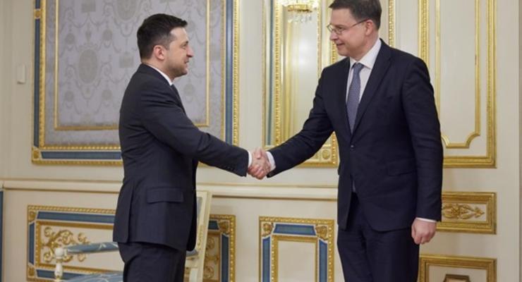 Зеленский обсудил с вице-президентом ЕК ситуацию вокруг Украины