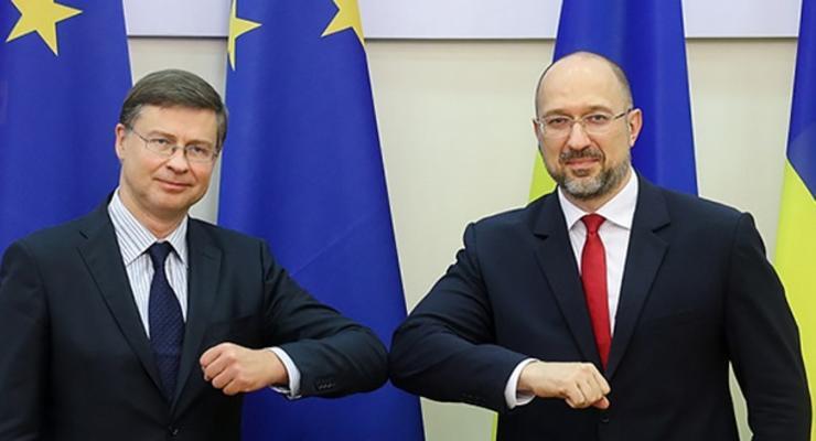 Еврокомиссия: "Даты вступления Украины в ЕС нет"