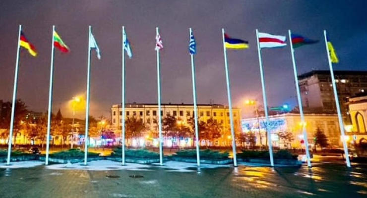 Беларусь выразила протест из-за замены флага в Днепре