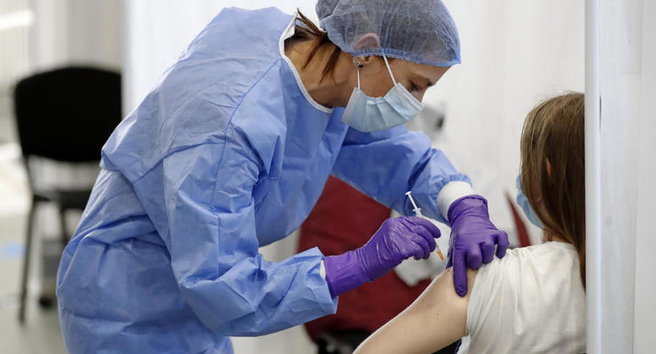 За сутки COVID-вакцину получили 72 тыс украинцев
