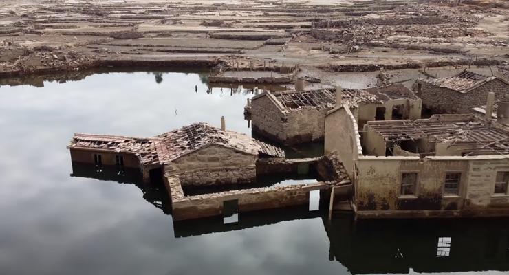 В Испании из-за засухи "всплыла" деревня, затопленная 30 лет назад