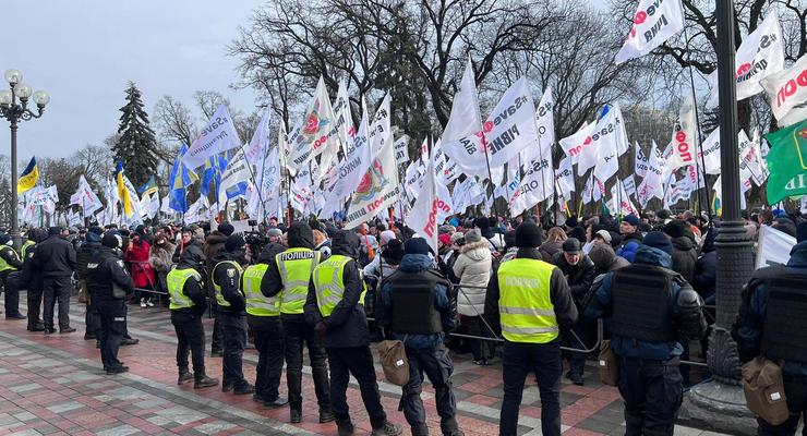 Стычка на акции ФОПов под Радой: полиция задержала 5 активистов