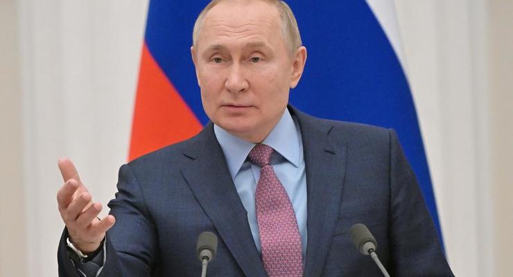 Путин приказал раздать беженцам по 10 тысяч рублей