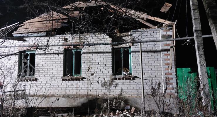 Обстрелы на Донбассе: боевики ранили двух сотрудников ГСЧС