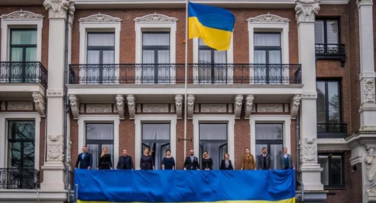 Нидерланды переносят посольство во Львов
