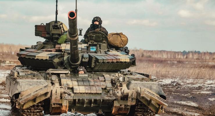 В Киев заходит украинская военная техника для защиты города