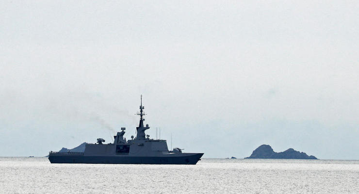 Французский флот перехватил в Ла-Манше российское судно