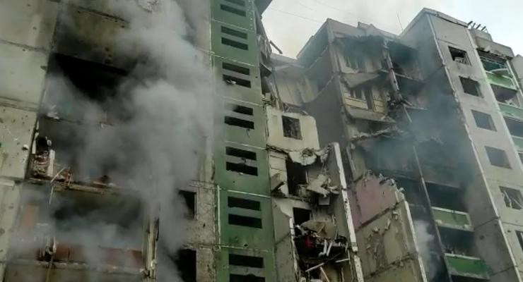 Авиаудар по Чернигову: из-под завалов достали 22 погибших