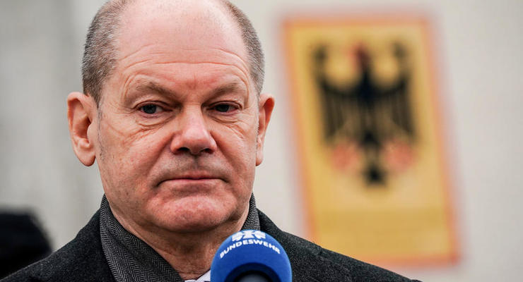 Канцлер Германии Шольц проводит переговоры с Путиным о гуманитарных коридорах в Украине