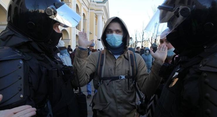 В РФ на антивоенных митингах задержано 1,5 тысяч человек