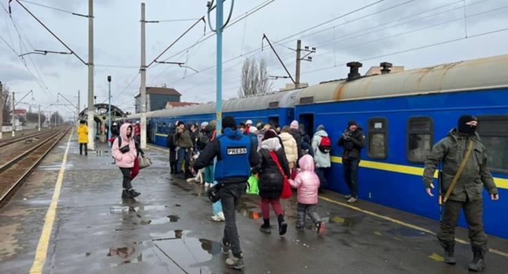 Словакия назначила поезда для вывоза беженцев из Украины