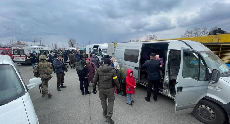 9 марта удалось эвакуировать более 40 тыс женщин и детей со своей Украины - Арахамия