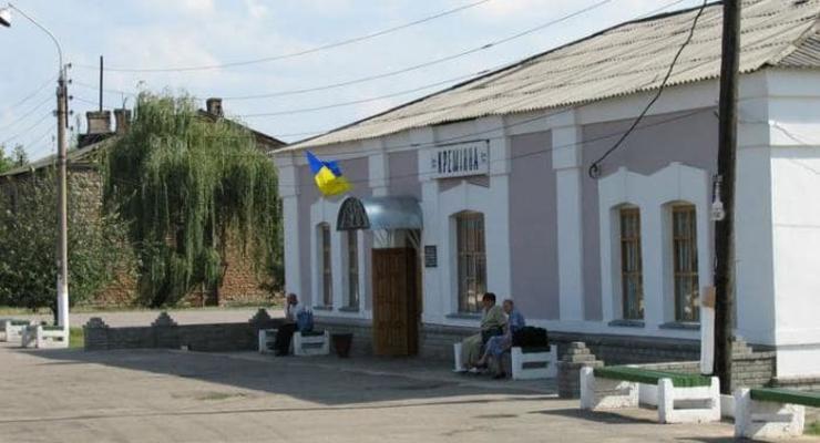 На Луганщине танк РФ в упор выстрелил в дом престарелых: 56 погибших