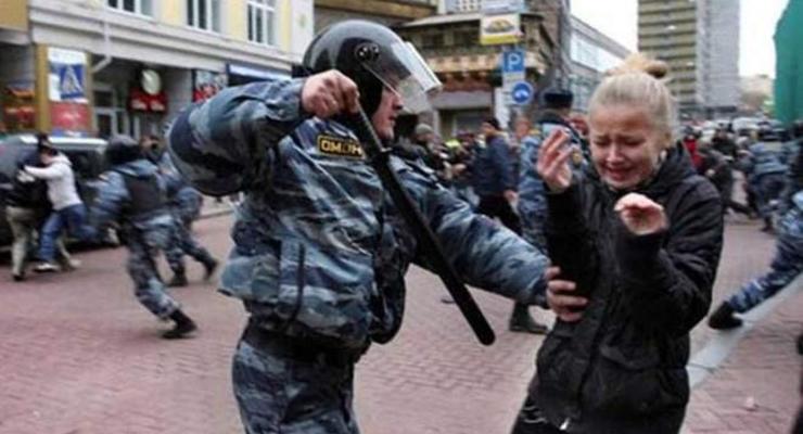 После мирной акции против оккупантов в Энергодаре россияне привезли 600 омоновцев
