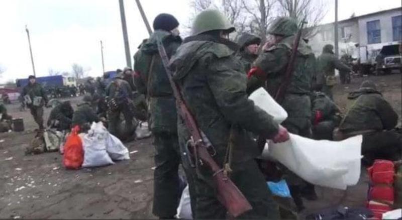 Призванным в оккупированных территориях выдают устаревшую амуницию. / t.me/ukrain1an_news
