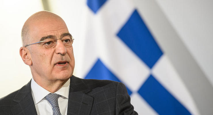 Глава МИД Греции решил лично доставить гумпомощь в Мариуполь
