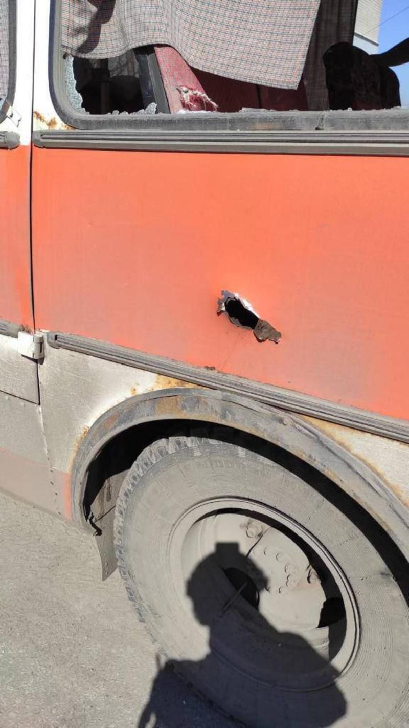 Результат обстрела автобуса в Лисичанске 24 марта. / t.me/severodonetsk1934