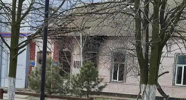 В Геническе жители сожгли здание, захваченное россиянами – депутат