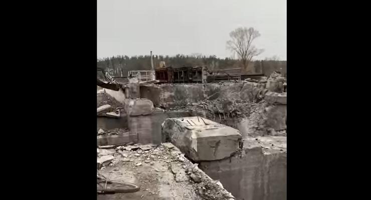 ВСУ показали разрушенную дамбу под Киевом